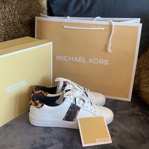 Michael Kors White/Blk Snickers